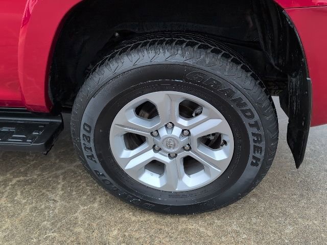 Used 2024 Toyota 4Runner SR5 Premium image 3