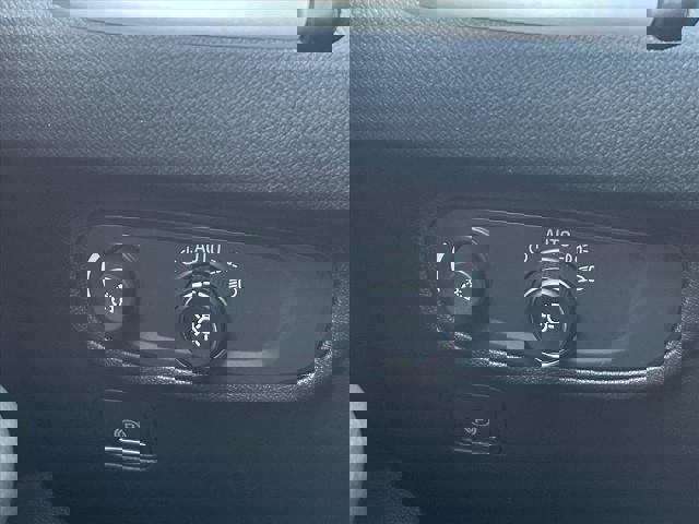 Used 2024 GMC Terrain SLE image 15