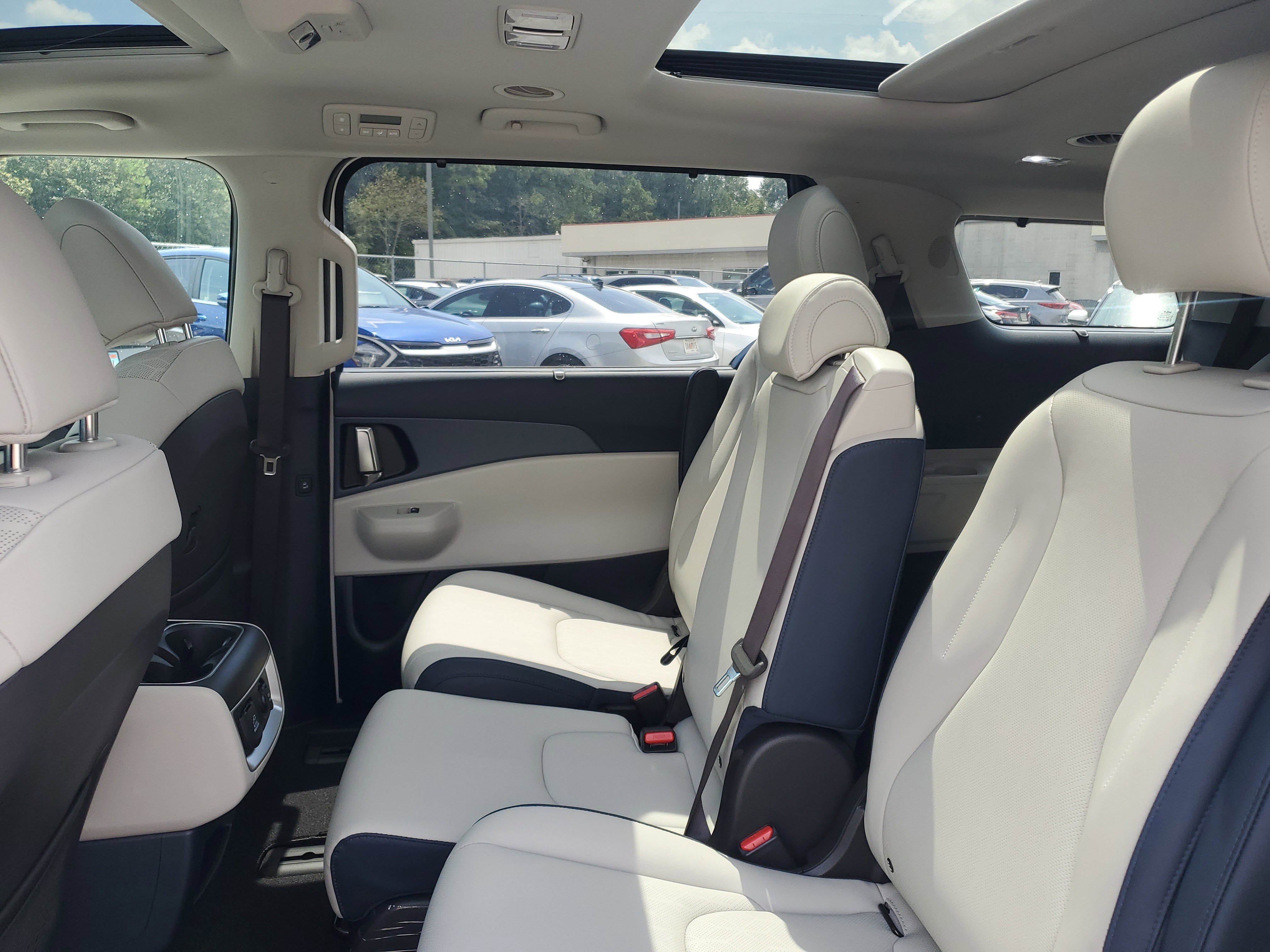 New 2026 Kia Carnival SX image 10