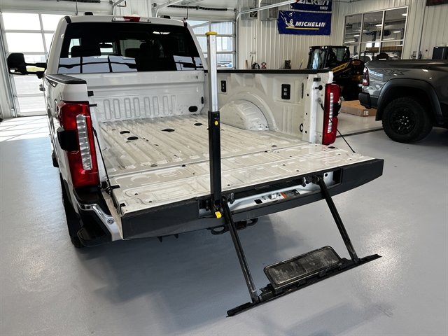 Used 2024 Ford F350 Lariat w/ Chrome Package image 19