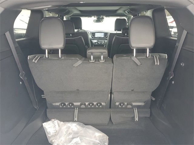 New 2026 Chrysler Pacifica Limited w/ Trailer Tow Group image 8