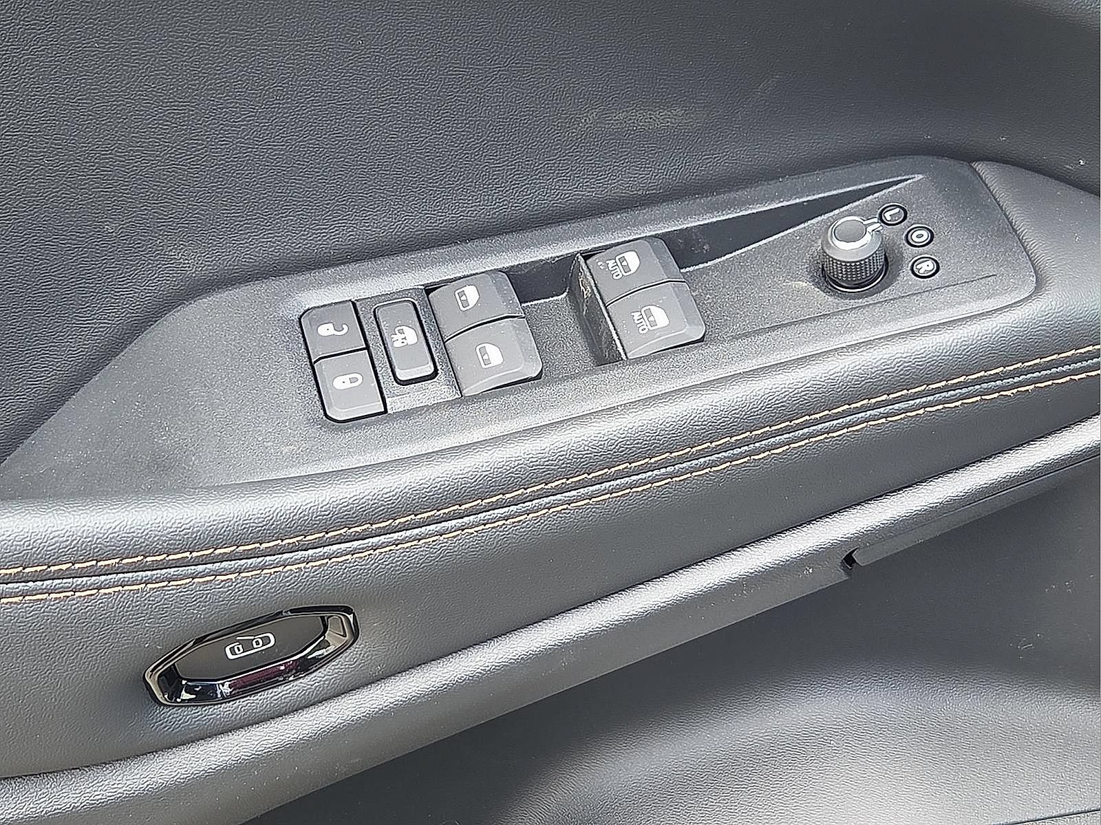 New 2026 Jeep Cherokee Limited AWD/4WD image 13