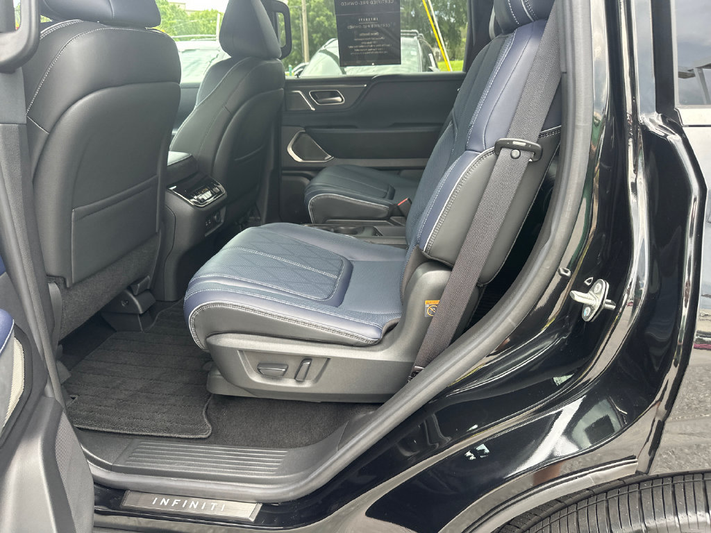Certified 2026 INFINITI QX80 4WD w/ Sport Exterior Package image 17