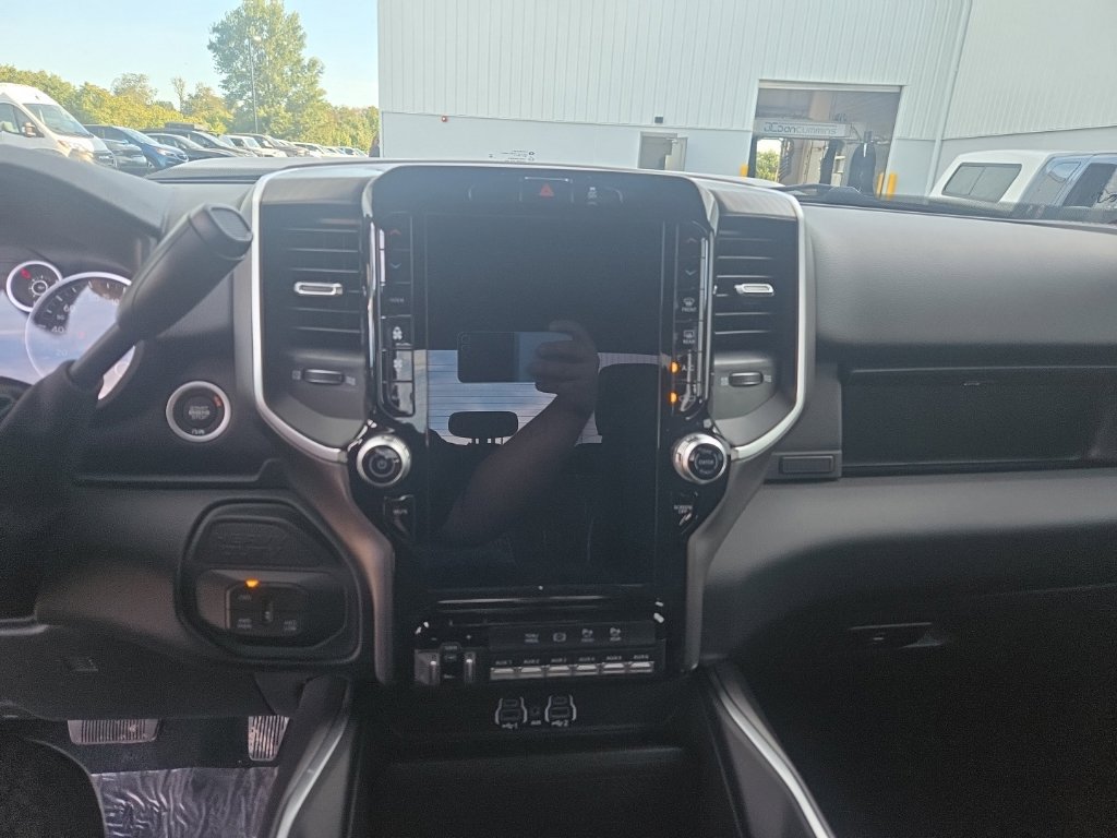 New 2026 RAM 3500 Big Horn AWD/4WD image 6