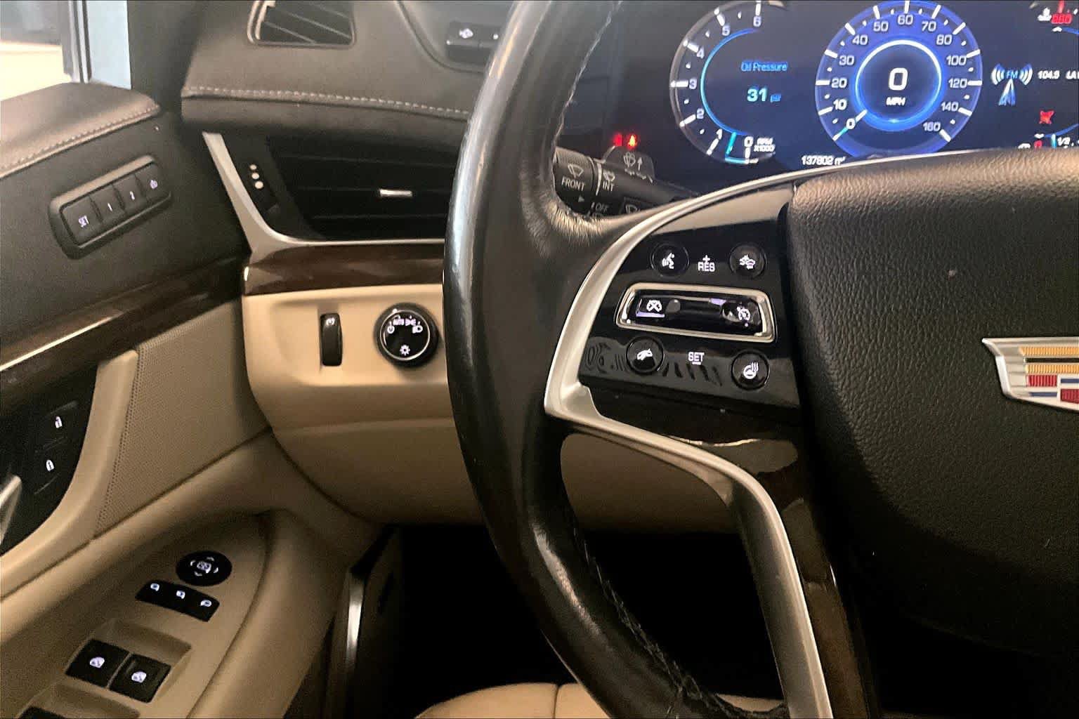 Used 2019 Cadillac Escalade Luxury AWD/4WD image 21