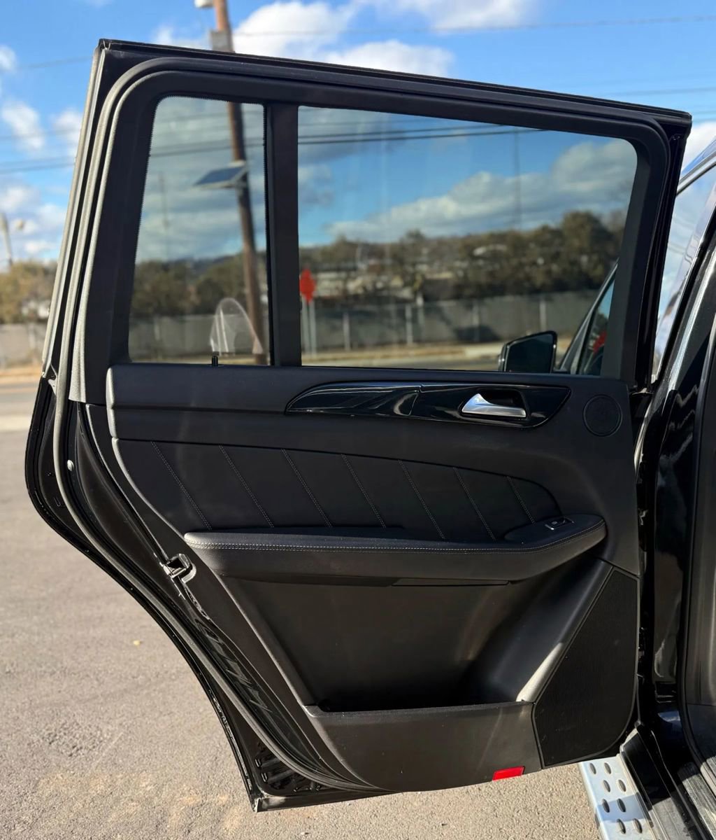 Used 2015 Mercedes-Benz GL 450 4MATIC image 12