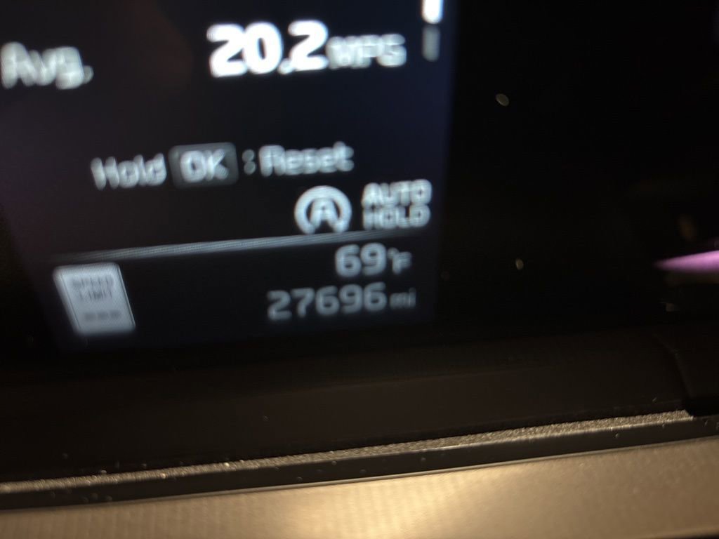 Used 2023 Kia Telluride LX image 10