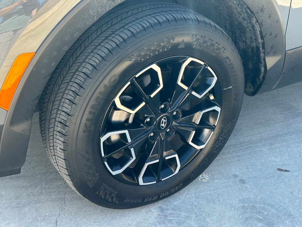 Used 2024 Hyundai Santa Cruz SE AWD/4WD image 9