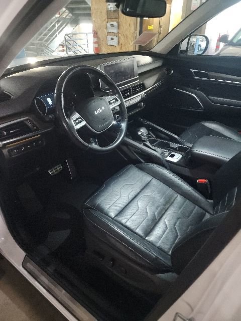 Certified 2022 Kia Telluride SX w/ SX Prestige Package AWD/4WD image 7
