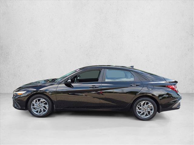 Used 2024 Hyundai Elantra SEL FWD image 8