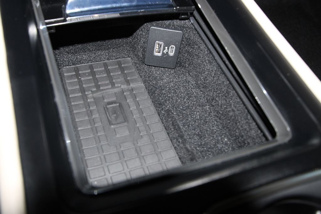 Used 2025 Lincoln Corsair AWD w/ Equipment Group 101A image 18