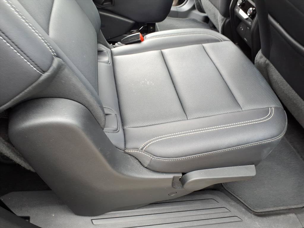 Used 2025 Chevrolet Traverse LT AWD/4WD image 18