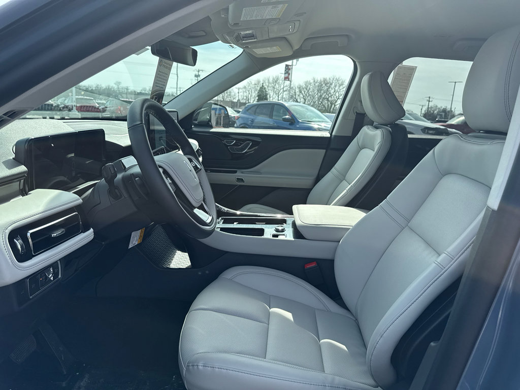 New 2026 Lincoln Aviator AWD image 29