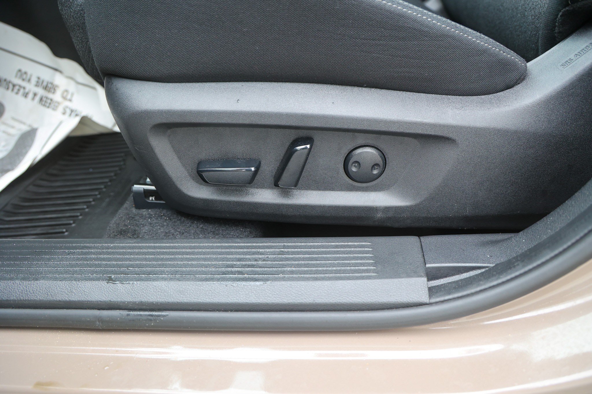 Used 2025 Nissan Rogue SV FWD image 26