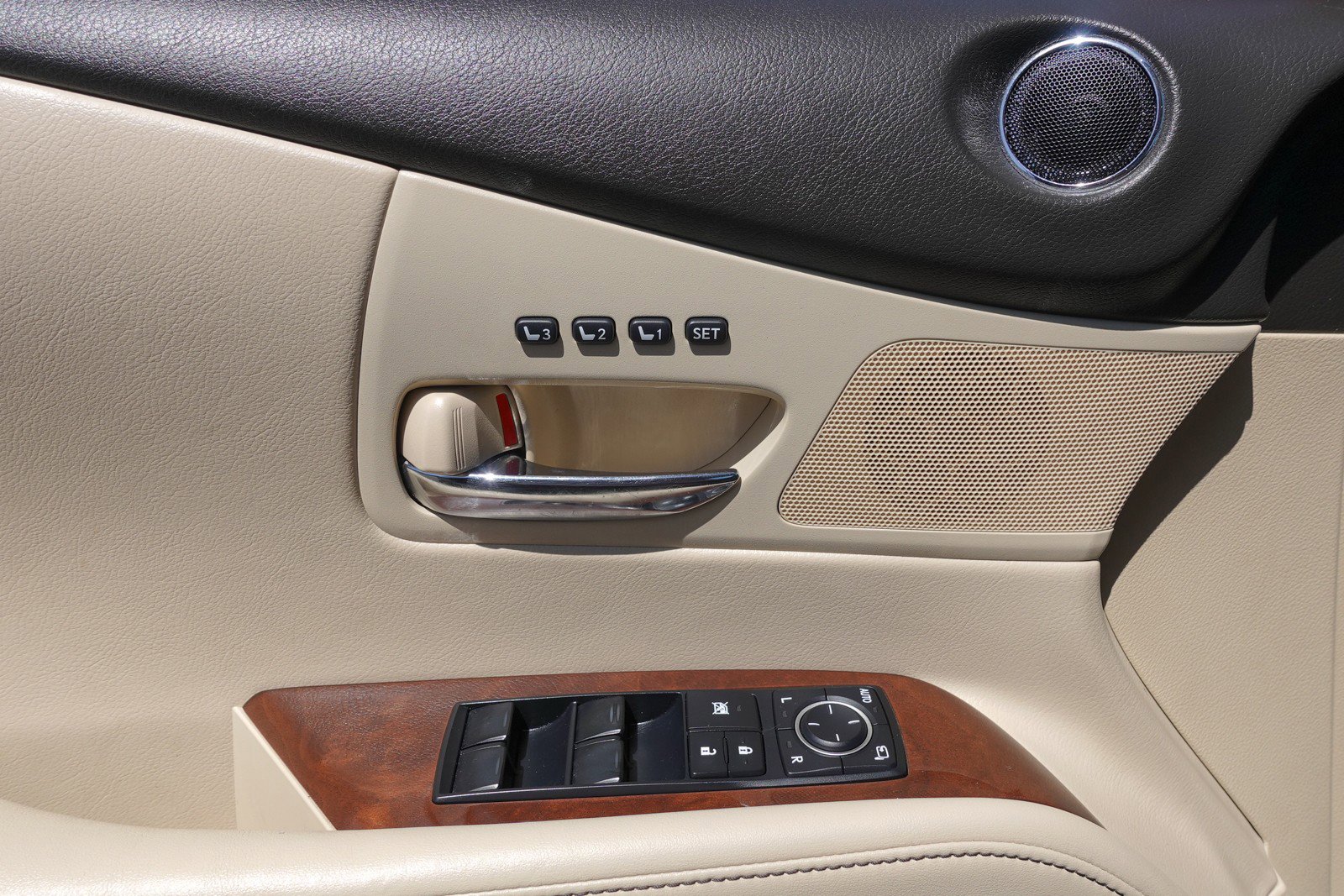 Used 2013 Lexus RX 450h FWD w/ Navigation Pkg image 11