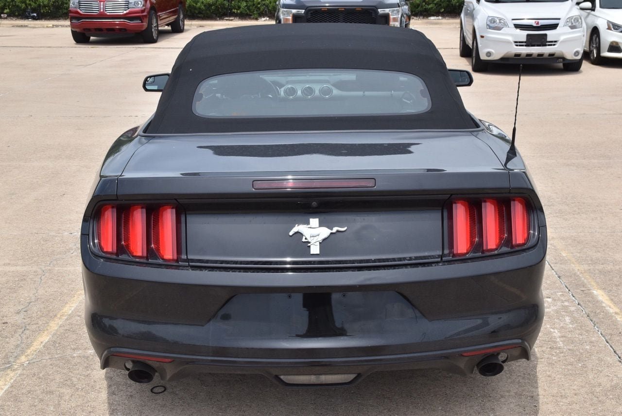 Used 2017 Ford Mustang Convertible RWD image 8