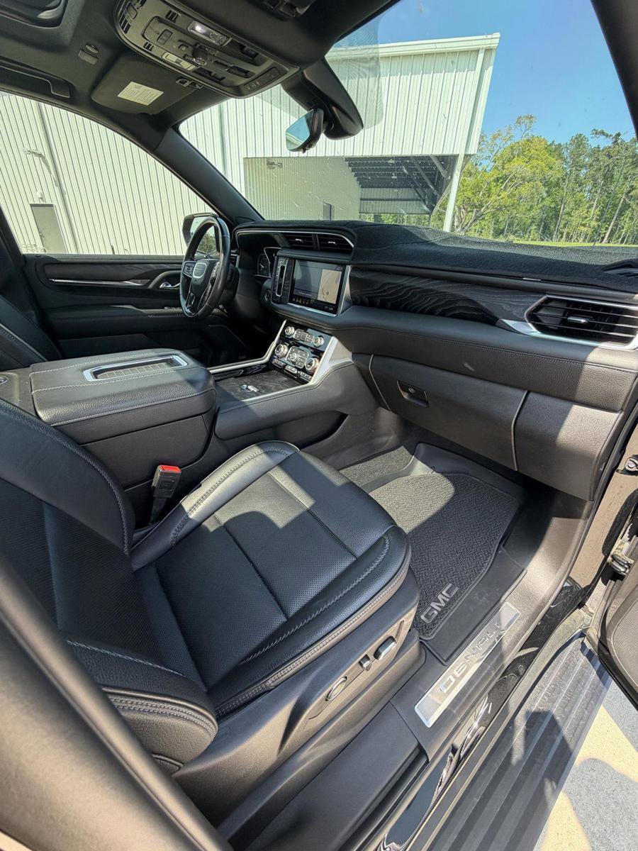 Used 2021 GMC Yukon Denali w/ Denali Ultimate Package image 21