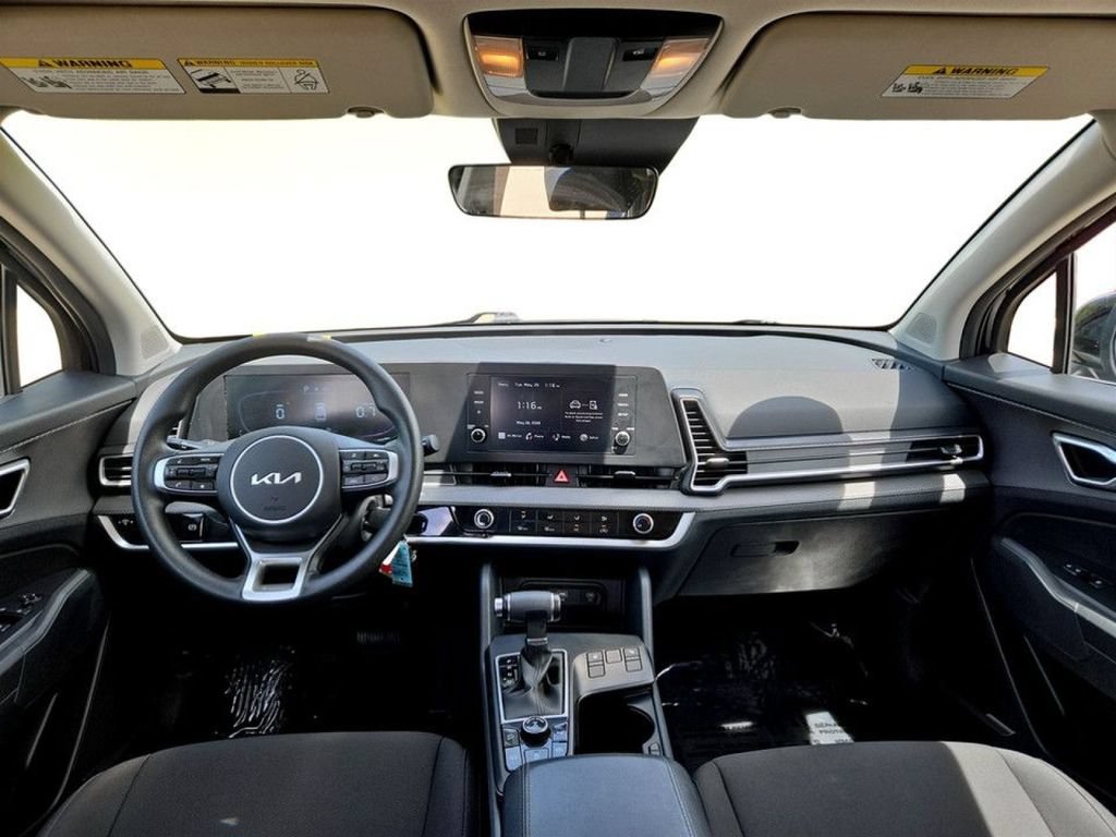Used 2025 Kia Sportage LX AWD/4WD image 13