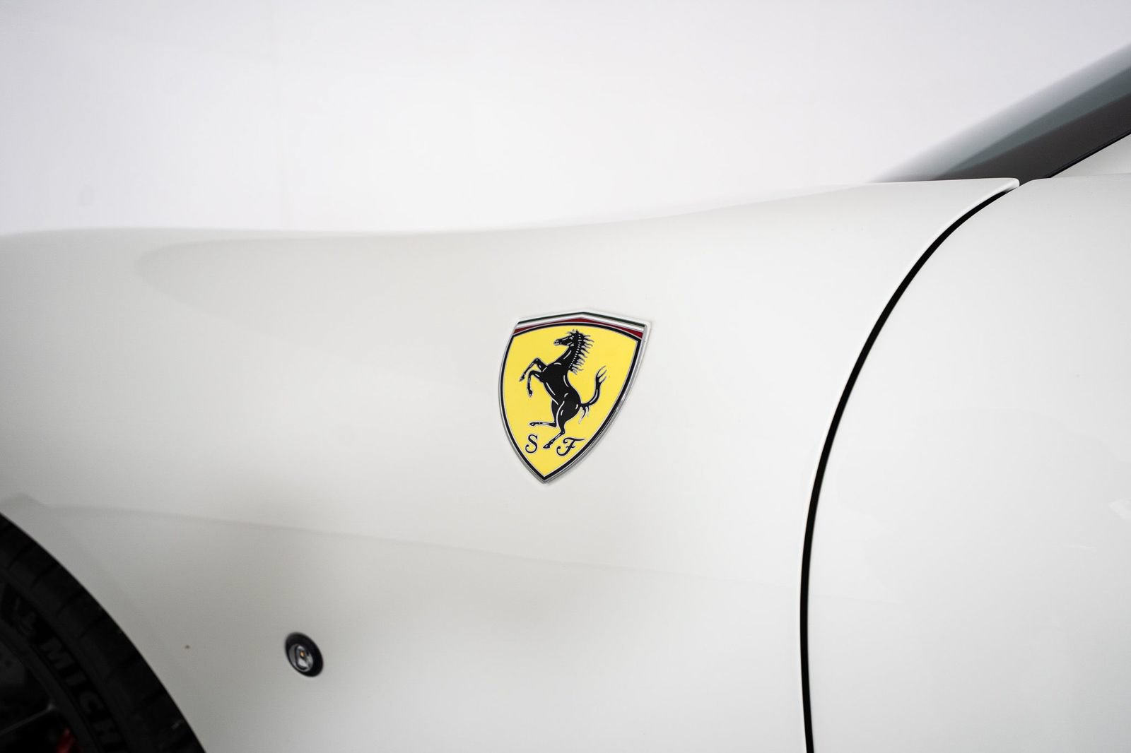 Certified 2025 Ferrari Roma Spider RWD image 10