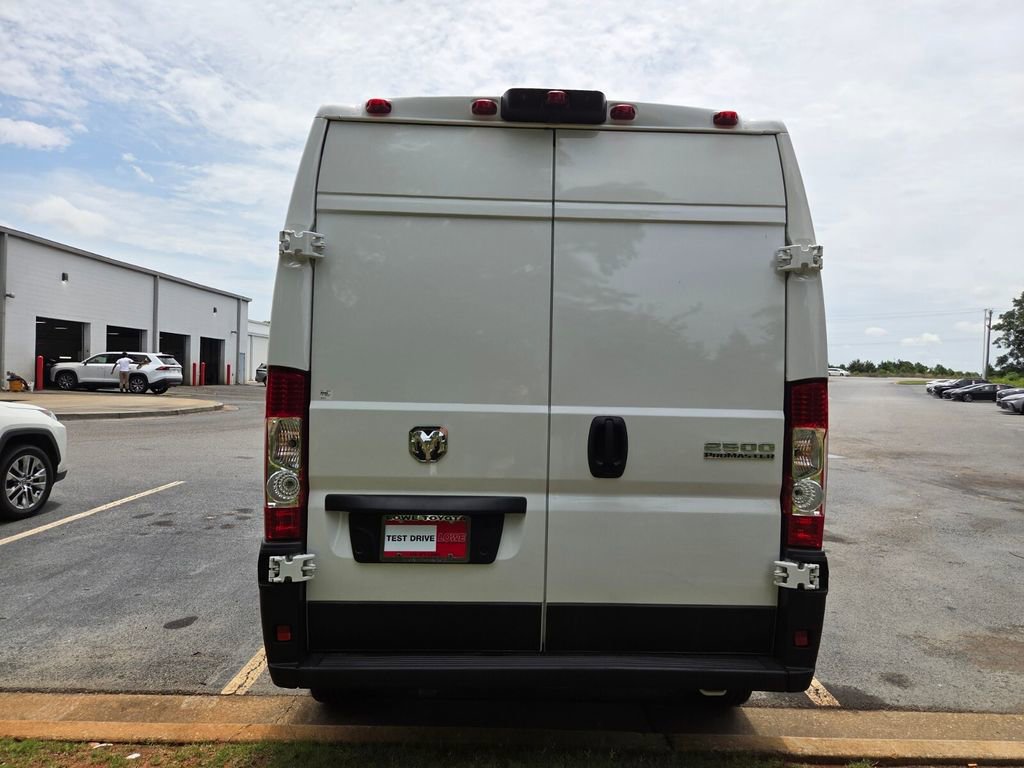 Used 2025 RAM ProMaster 2500 w/ Convenience Group FWD image 7