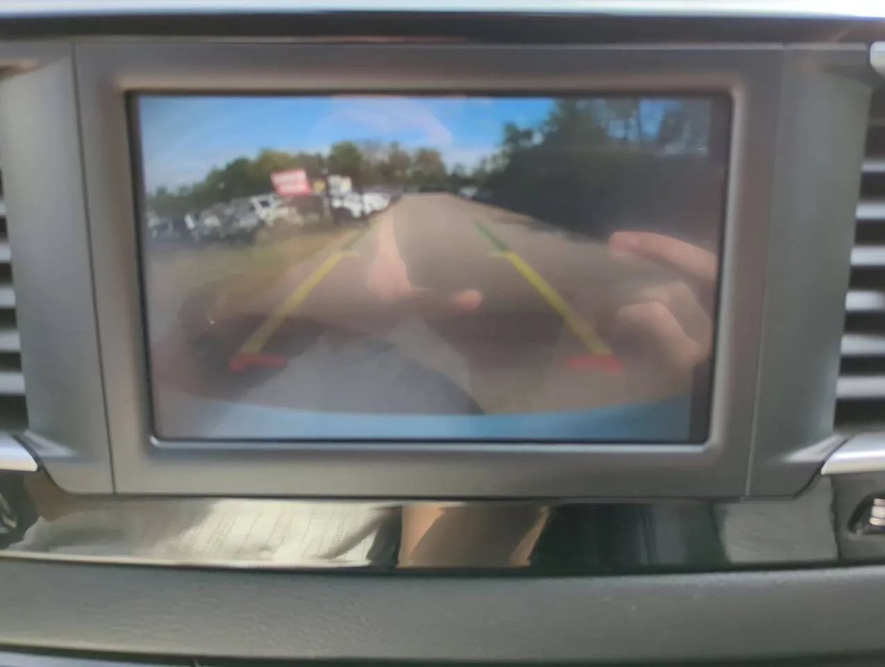 Used 2023 Chrysler Voyager LX FWD image 18