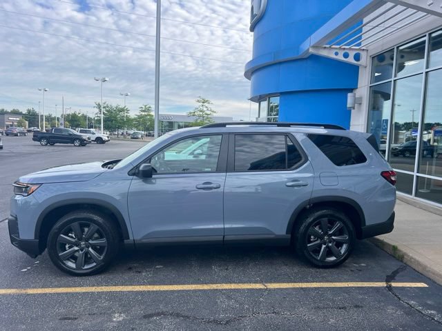 New 2026 Honda Pilot Sport image 3