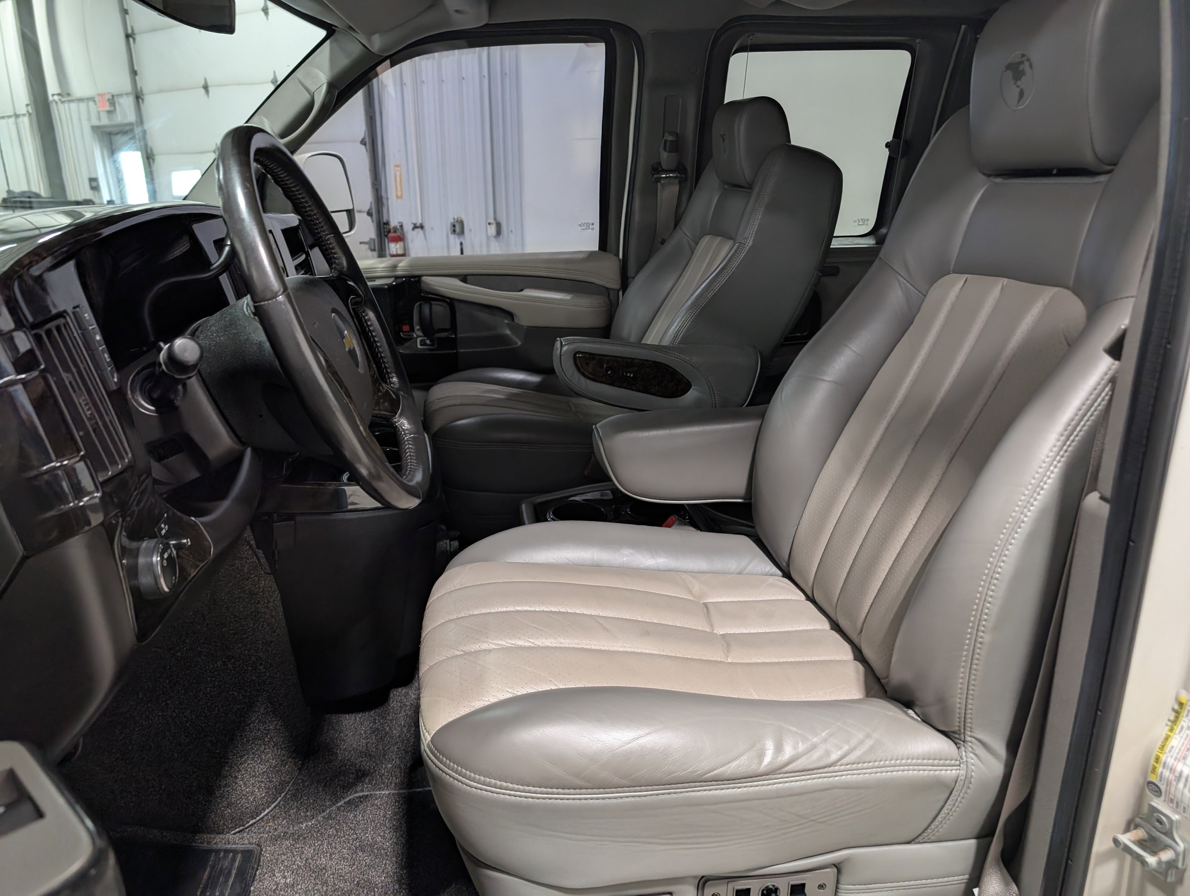 Used 2014 Chevrolet Express 1500 AWD image 13