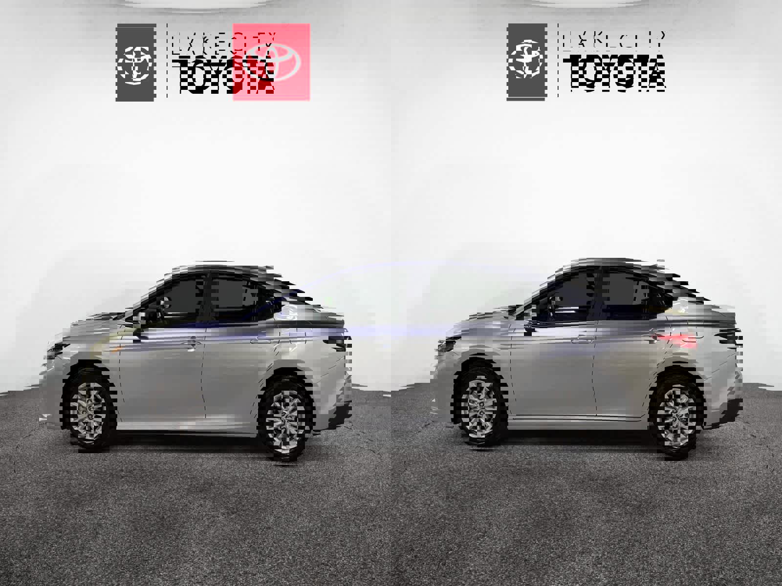 Used 2026 Toyota Camry LE image 3