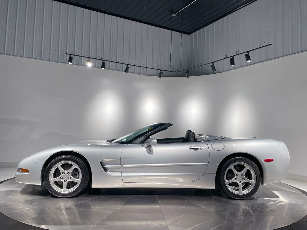 Used 2000 Chevrolet Corvette Convertible w/ Performance Handling Pkg image 8