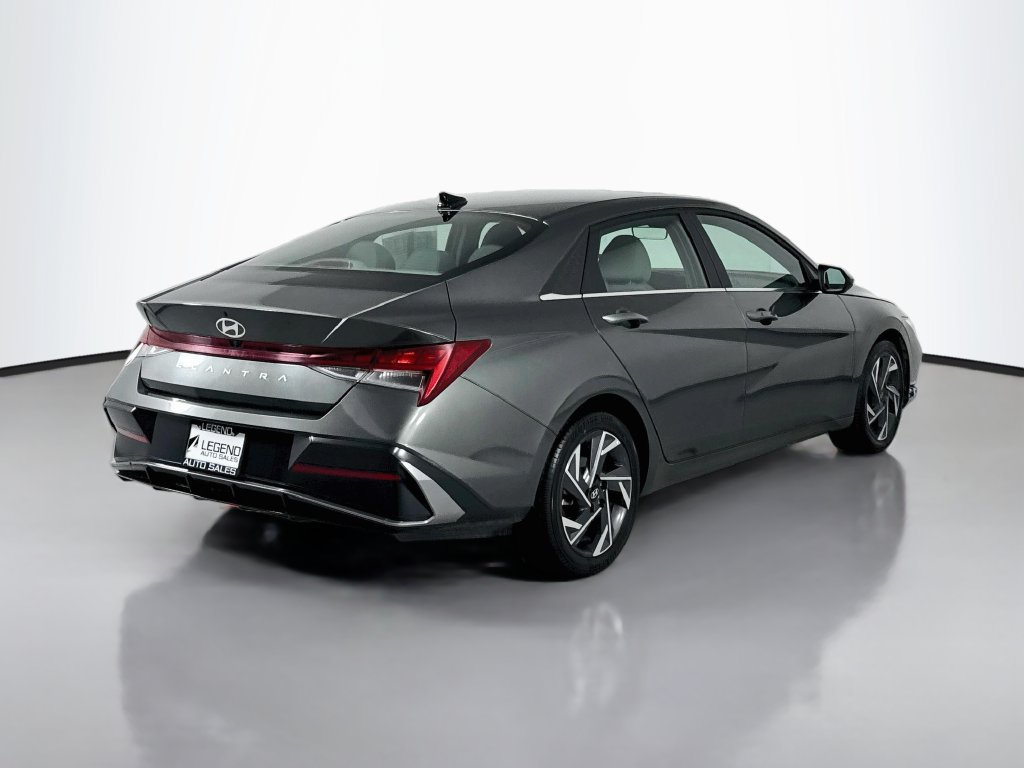 Used 2025 Hyundai Elantra SEL FWD image 6