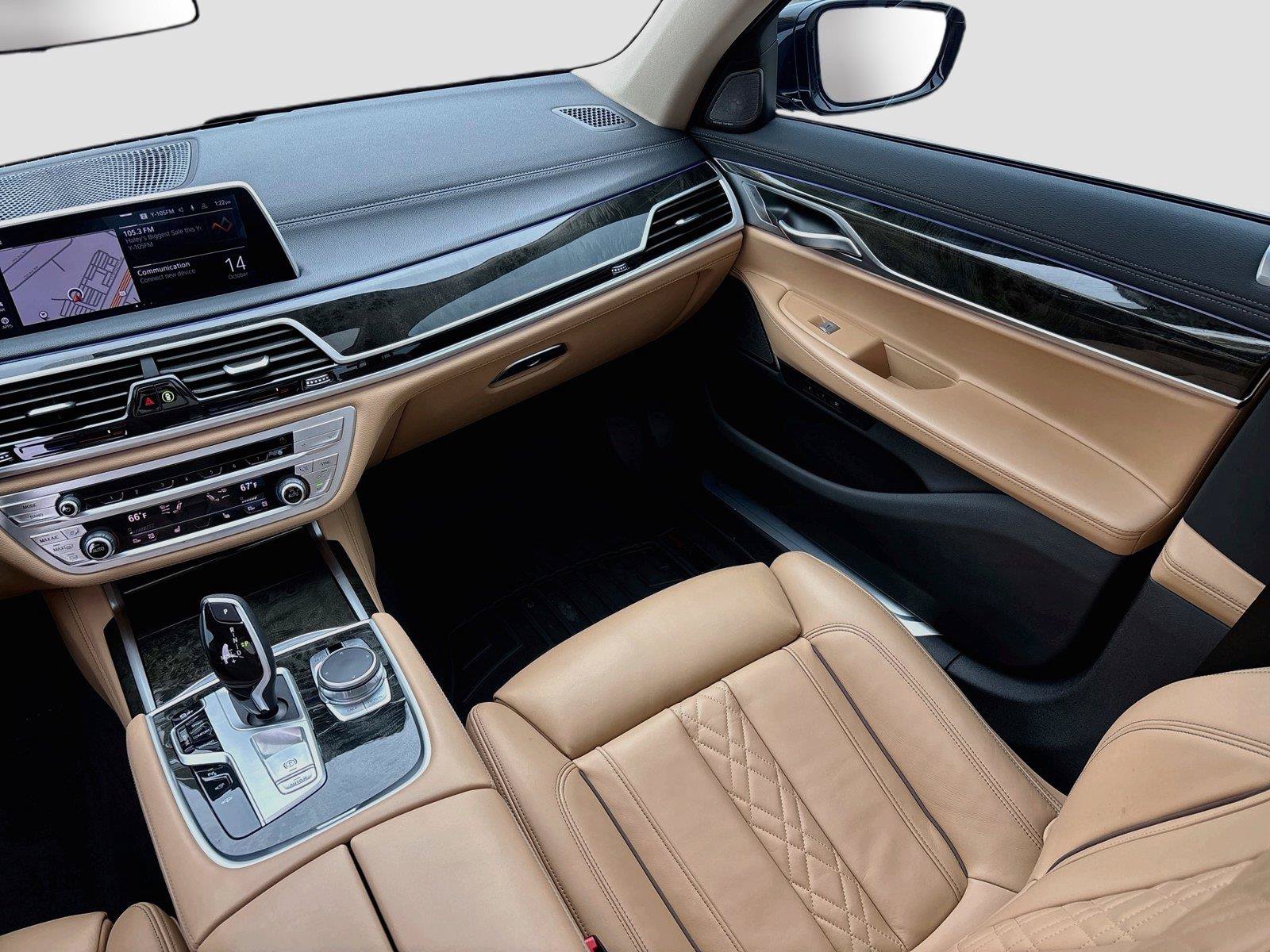 Used 2022 BMW 750i xDrive AWD/4WD image 26