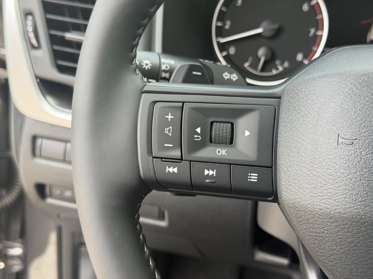 New 2026 Nissan Rogue Dark Armor FWD image 12