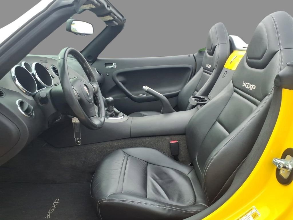 Used 2007 Pontiac Solstice GXP w/ Premium Package RWD image 16