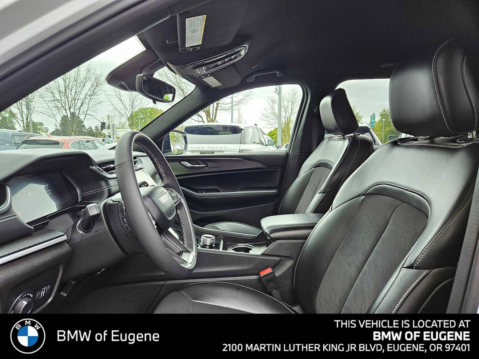 Used 2024 Jeep Grand Cherokee Altitude image 24