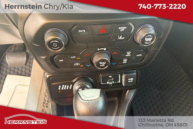 Used 2022 Jeep Renegade Trailhawk AWD/4WD image 20