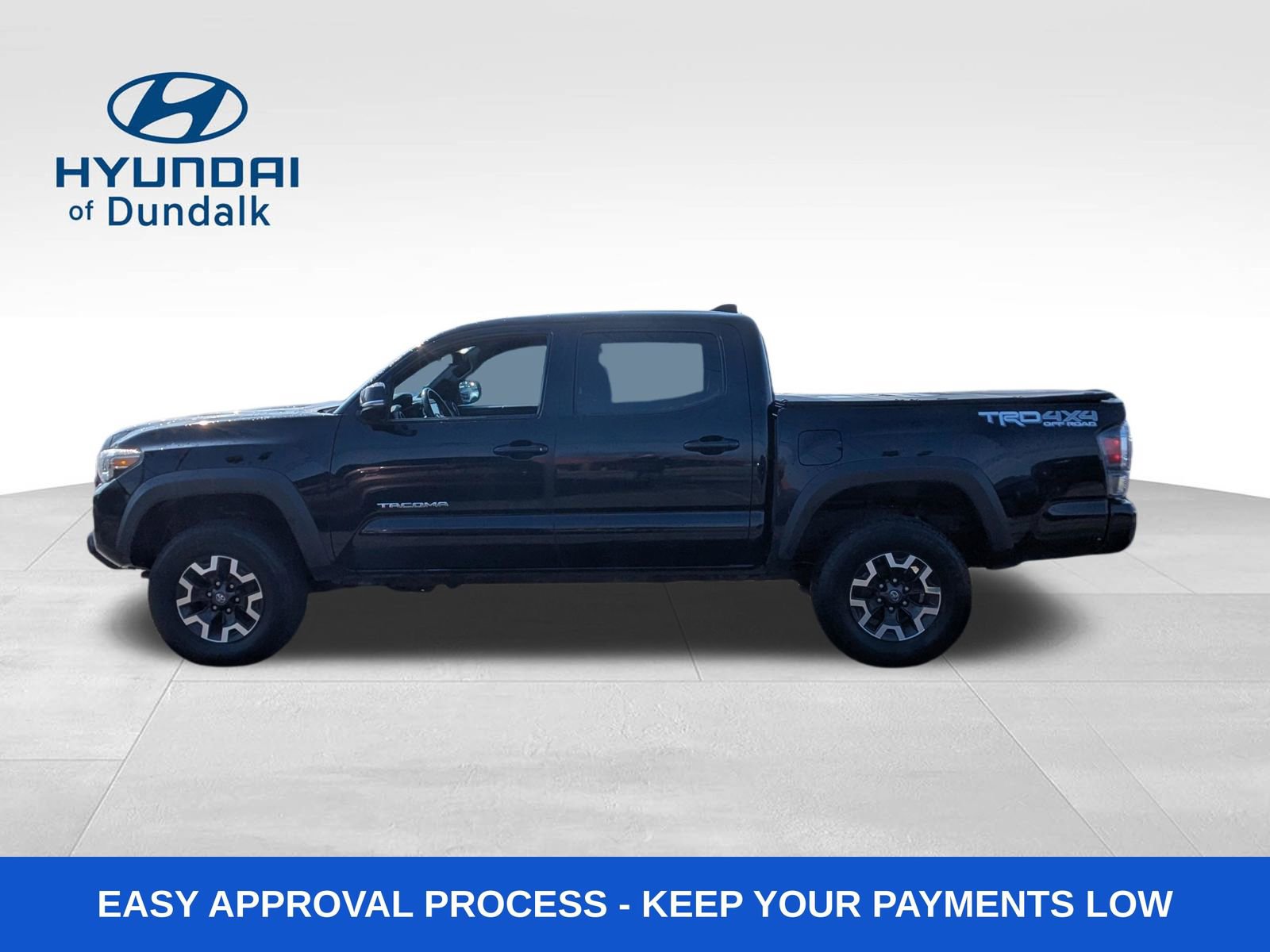Used 2020 Toyota Tacoma TRD Off-Road w/ Technology Package image 2