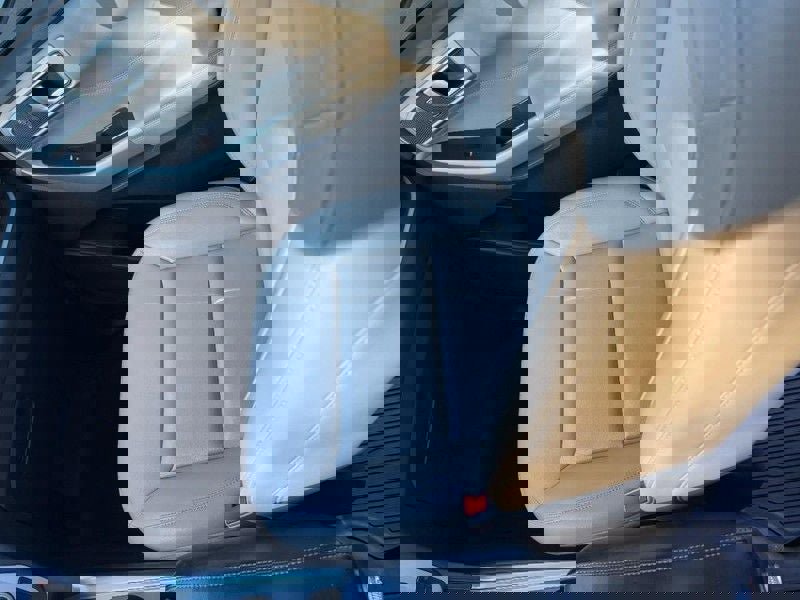 Used 2021 Ford Explorer XLT w/ Equipment Group 202A image 16