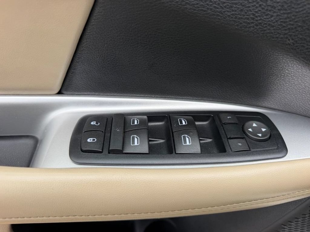 Used 2012 Dodge Journey SXT w/ Flexible Seating Group AWD/4WD image 18