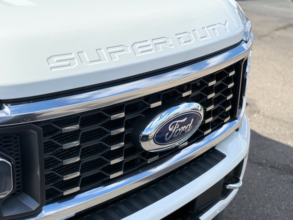 Used 2023 Ford F450 Platinum w/ FX4 Off-Road Package AWD/4WD image 37