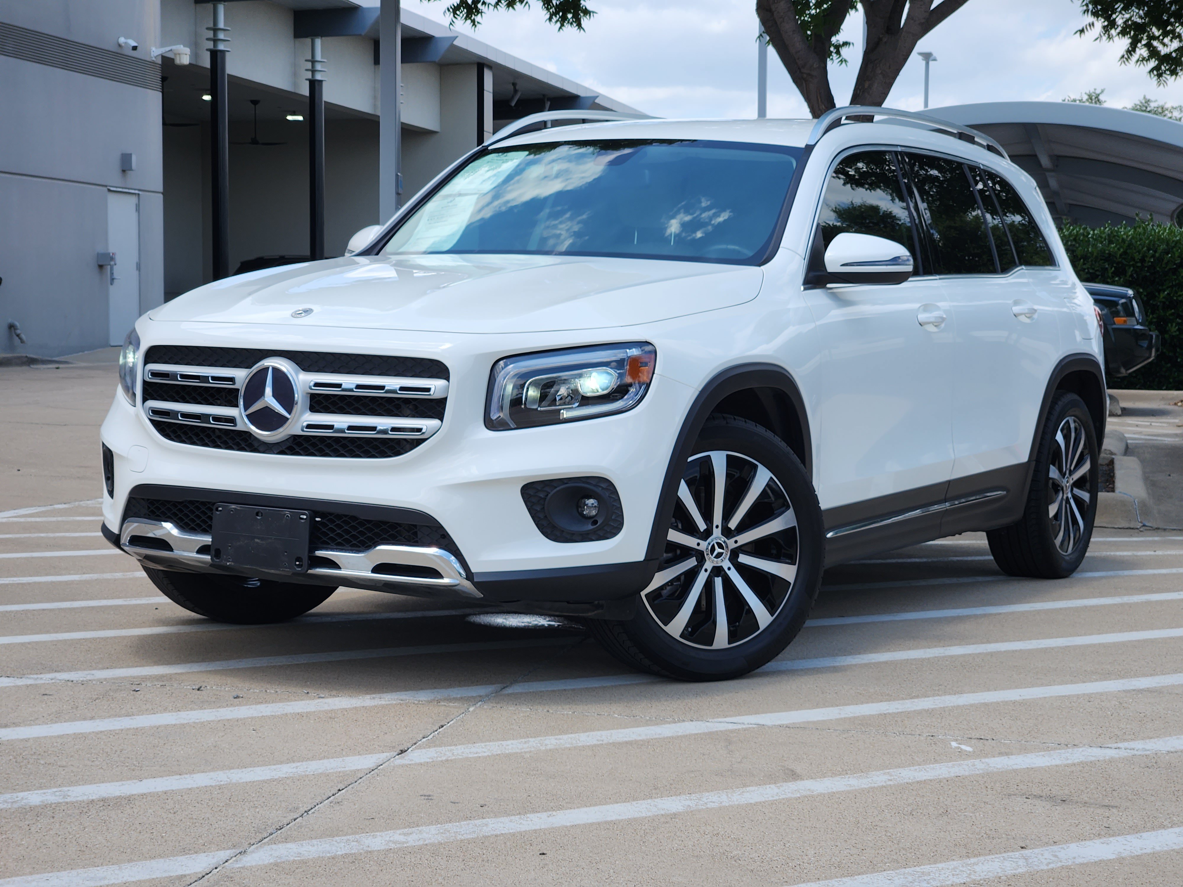 Used 2021 Mercedes-Benz GLB 250 image 1
