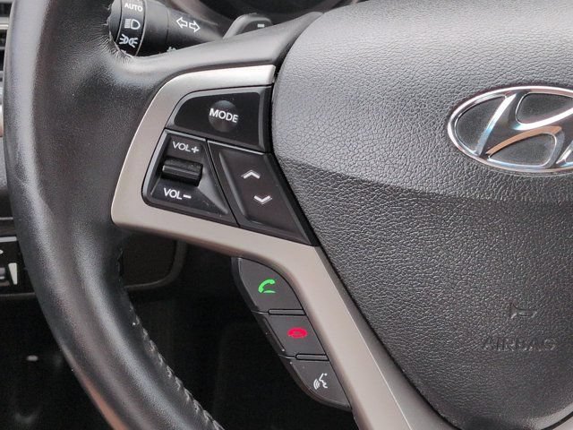 Used 2017 Hyundai Veloster FWD image 23