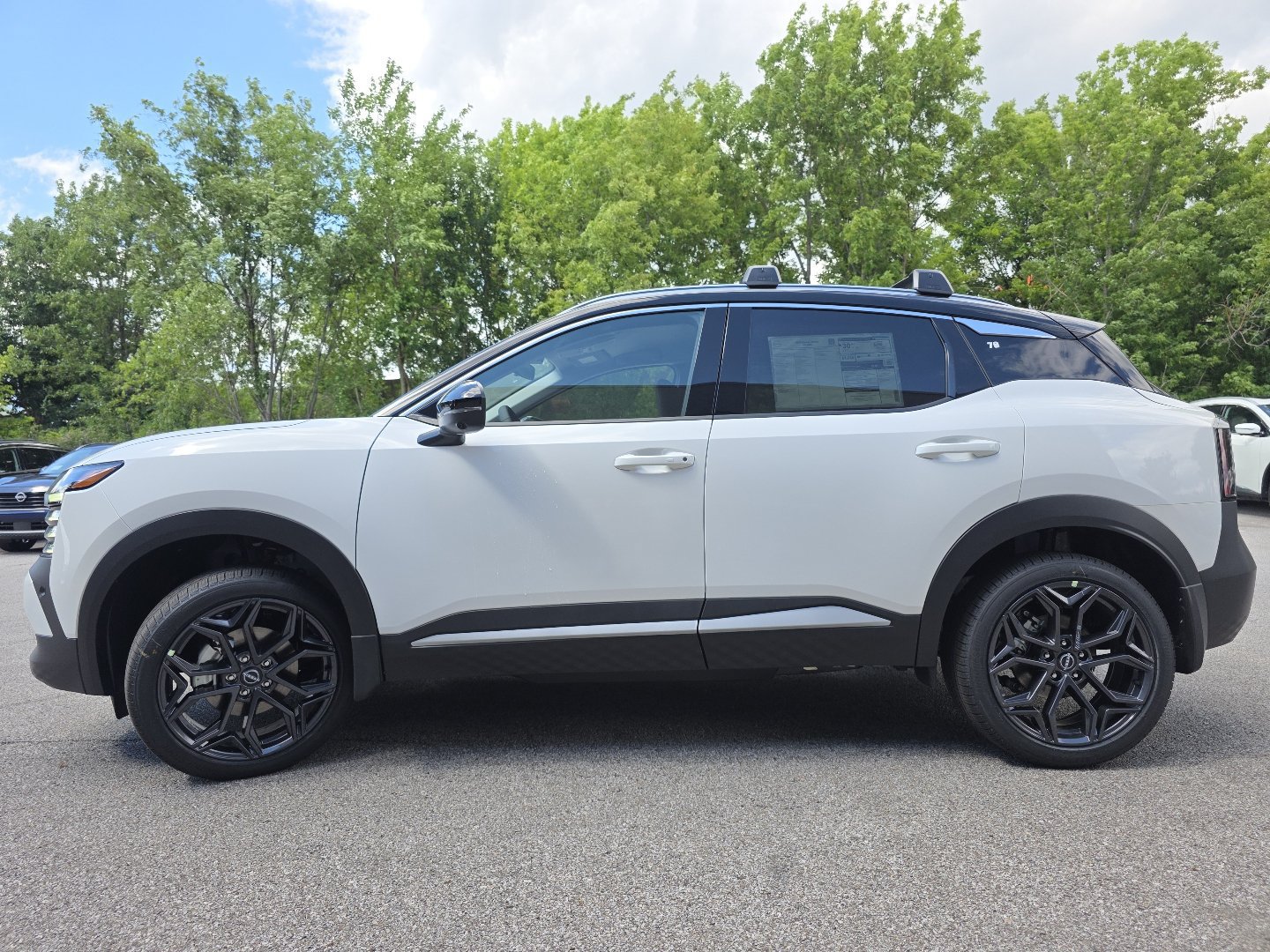 New 2026 Nissan Kicks SR AWD/4WD image 15