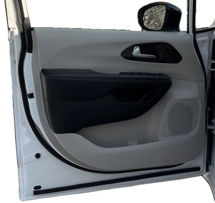 Used 2024 Chrysler Pacifica Limited image 14