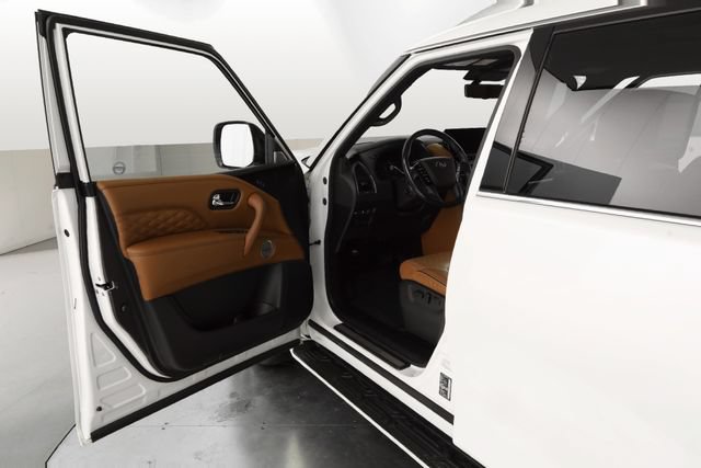 Used 2024 INFINITI QX80 Sensory AWD/4WD image 10