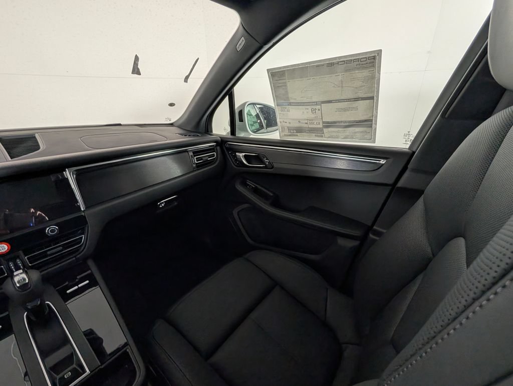 New 2026 Porsche Macan GTS AWD/4WD image 23