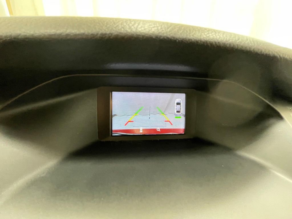 Used 2015 Ford Focus SE w/ SE Sport Package image 16