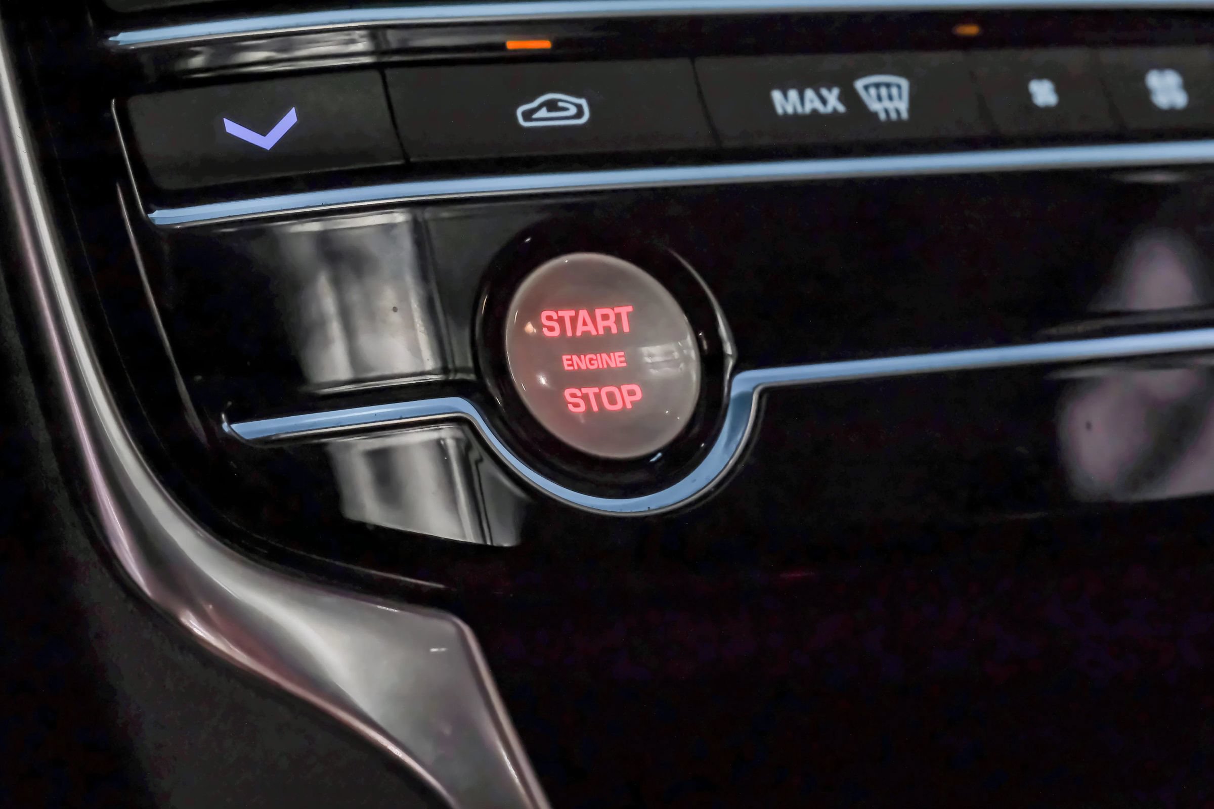 Used 2020 Jaguar XF Prestige RWD image 19