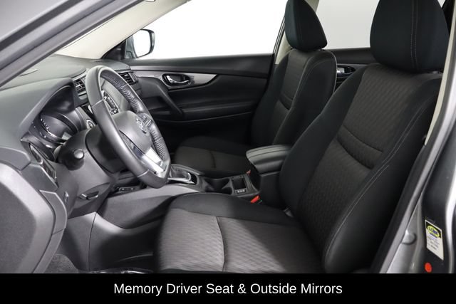 Used 2019 Nissan Rogue SV w/ Sun & Sound Touring Package AWD/4WD image 13