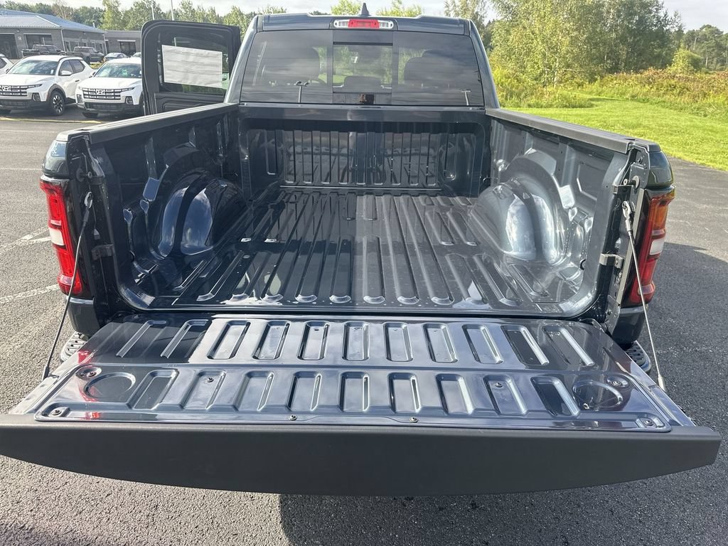 New 2026 RAM 1500 Express AWD/4WD image 30