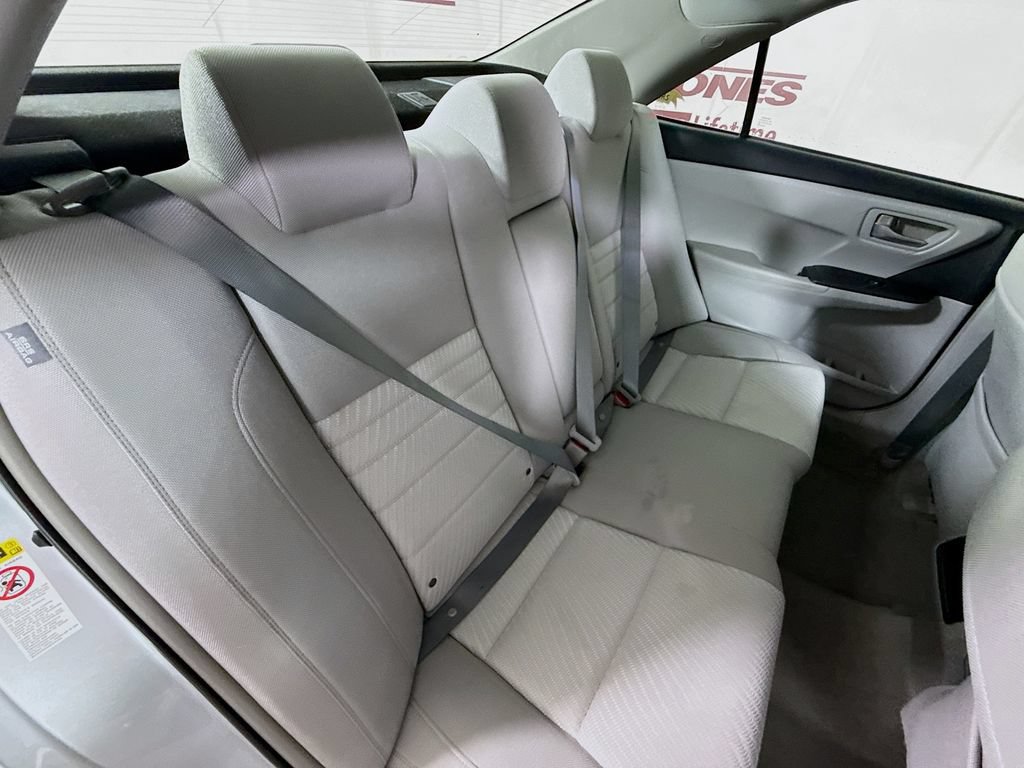 Used 2015 Toyota Camry LE FWD image 27